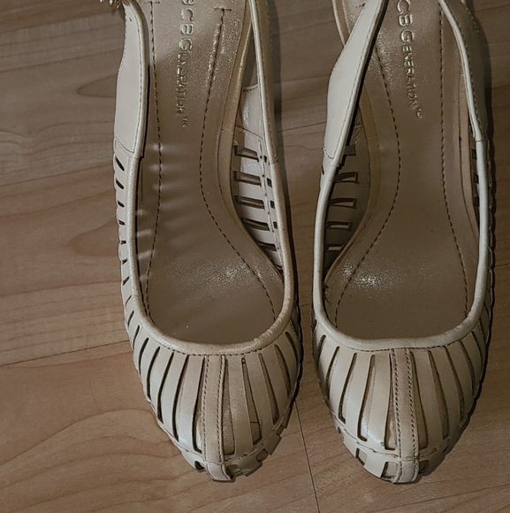 Heels - Picture 3 of 3